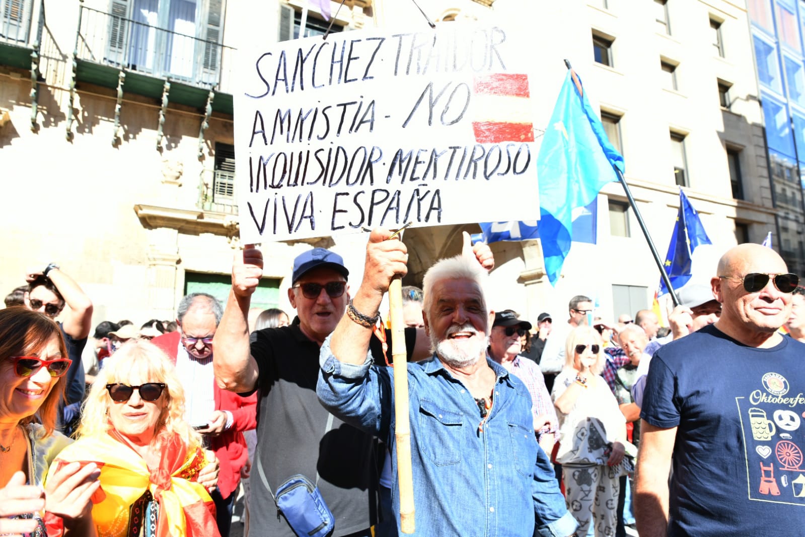 La manifestación por el no a la amnistía&#039; llena la plaza del Ayuntamiento de Alicante