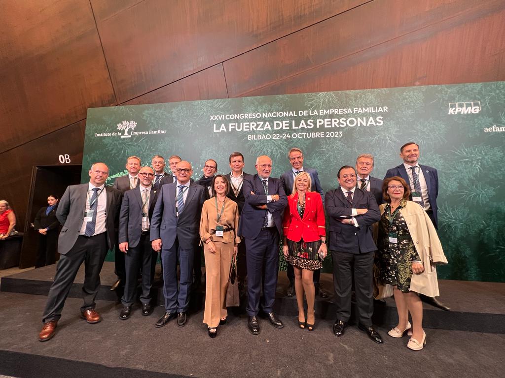 Representación de empresarios alicantinos y valencianos en el congreso del Instituto de la Empresa Familar en Bilbao.