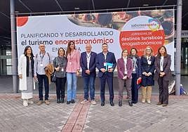 El alcalde, Vicente Girmalt, con el resto de ponentes.