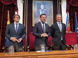 La reunión ha estado presidido por el vicepresidente Barrera (izq).