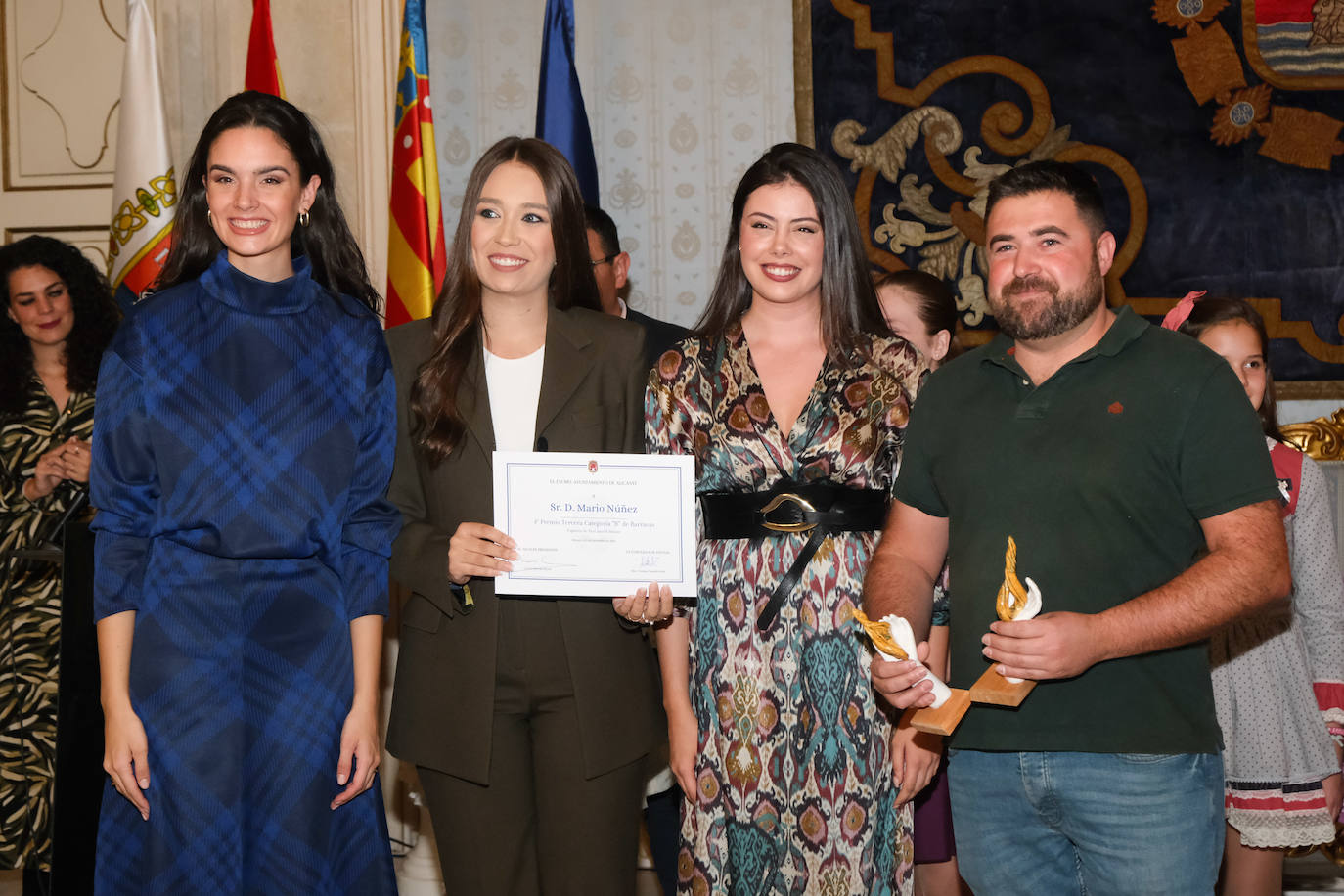 Entrega de premios a los artistas de las Hogueras de Alicante