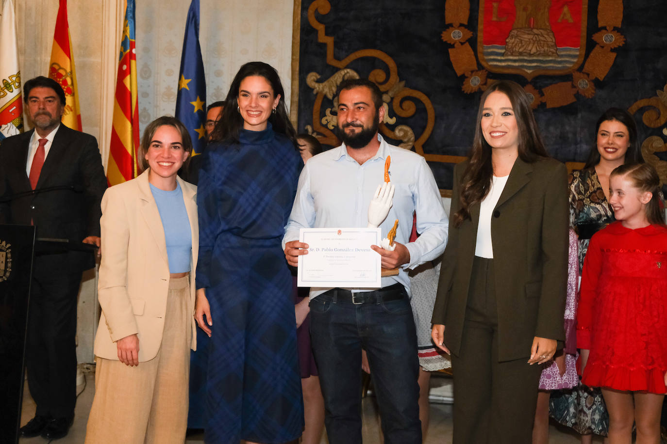 Entrega de premios a los artistas de las Hogueras de Alicante