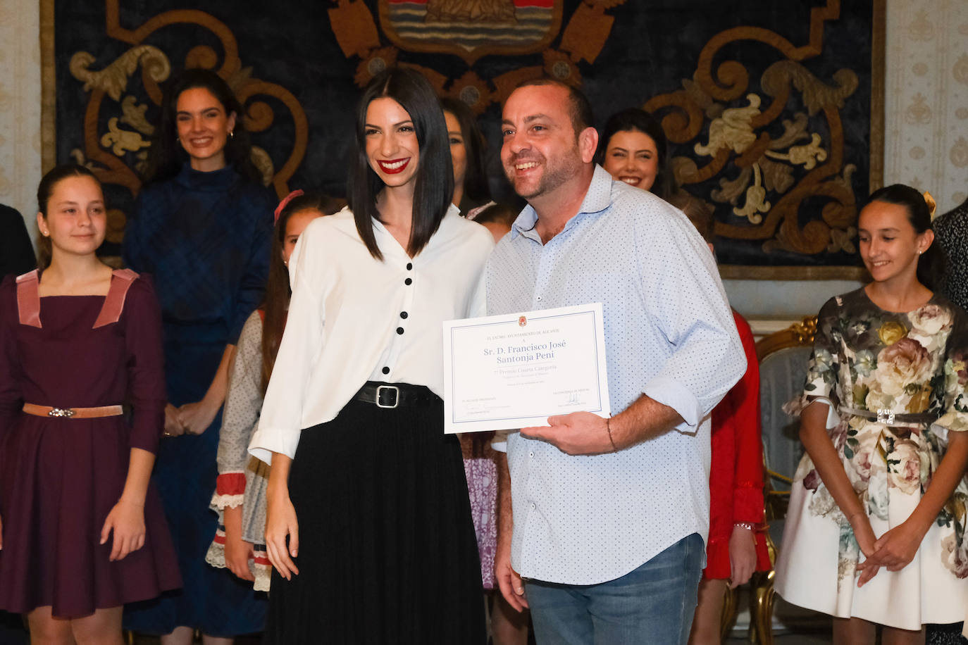 Entrega de premios a los artistas de las Hogueras de Alicante