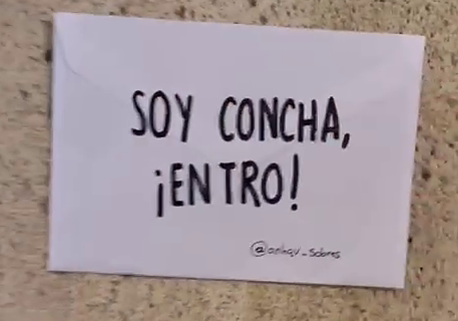 Sobre de «Soy Concha, entro» en la calle San Francisco.