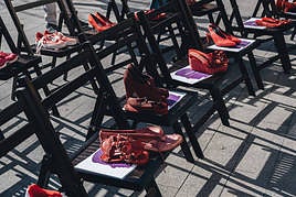 Acto para homenajear a las mujeres asesinadas por violencia de género el pasado 25N en Alicante.