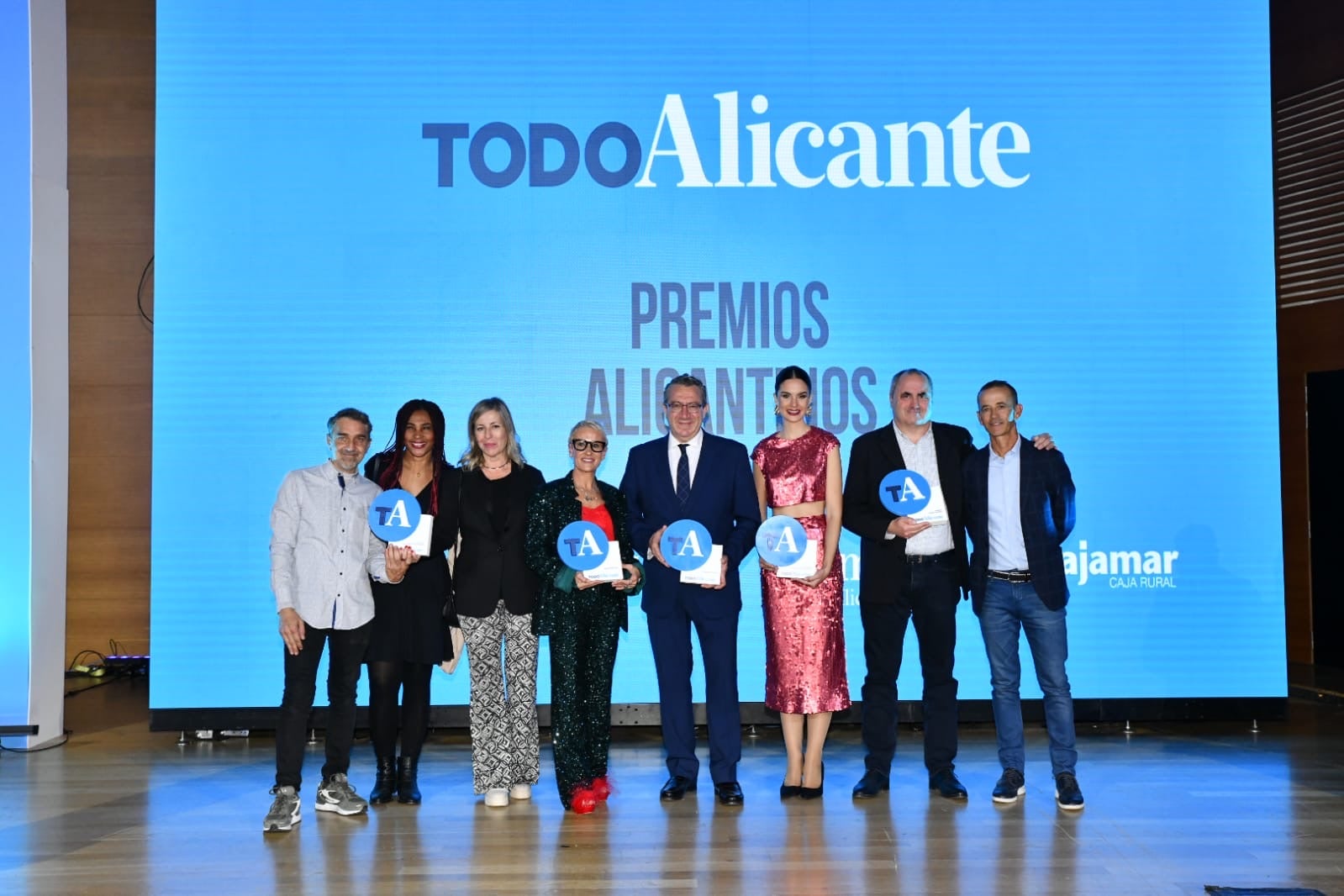 Todos los premiados tras recibir el reconocimiento en el ADDA.