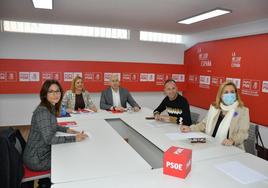 Reunión de diputados y senadores del PSOE de Alicante con la vicesercretaria general del PSPV.