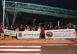 Concentración vecinal por la retirada de las vías de la costa y contra la electrificación.