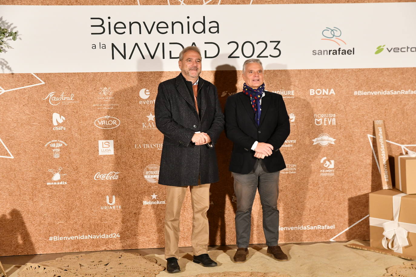 El cóctel solidario de Vectalia, en imágenes