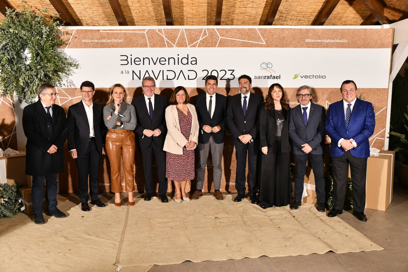 El cóctel solidario de Vectalia, en imágenes