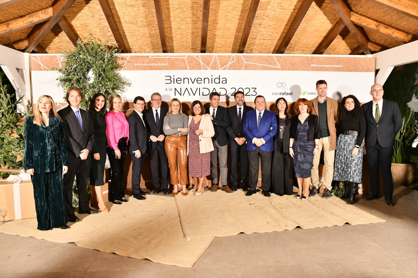 El cóctel solidario de Vectalia, en imágenes