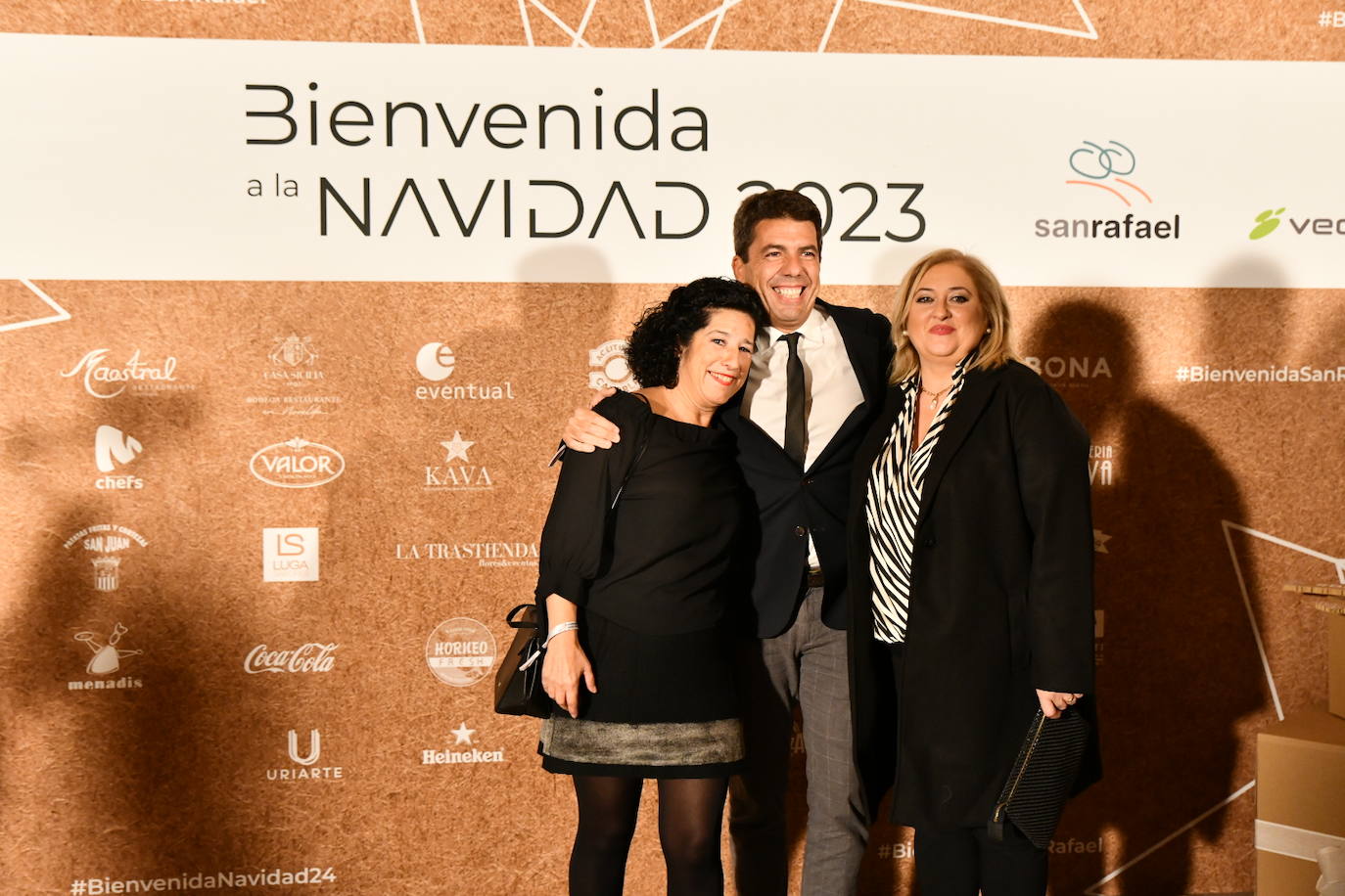 El cóctel solidario de Vectalia, en imágenes