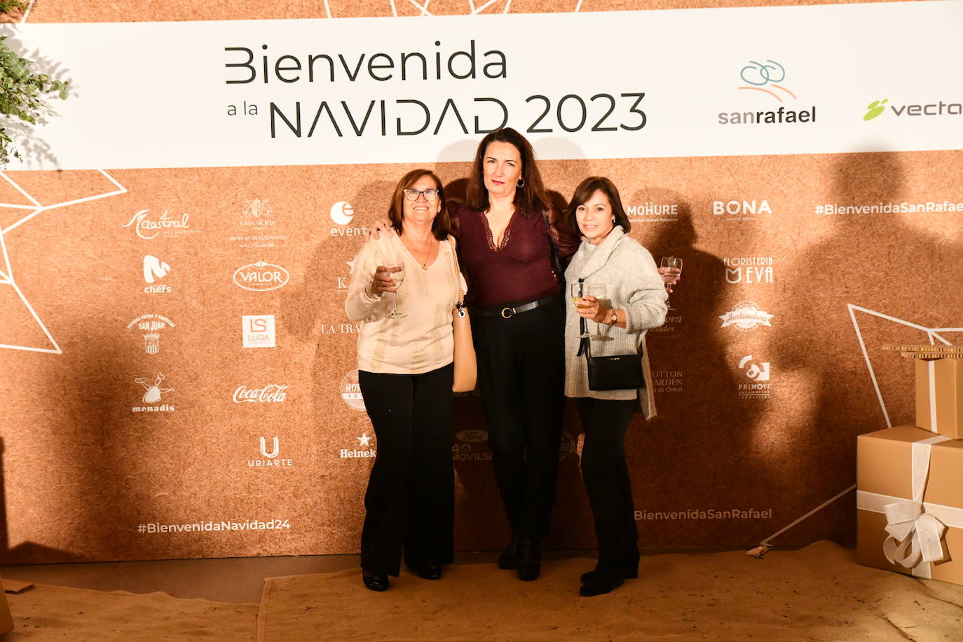 El cóctel solidario de Vectalia, en imágenes