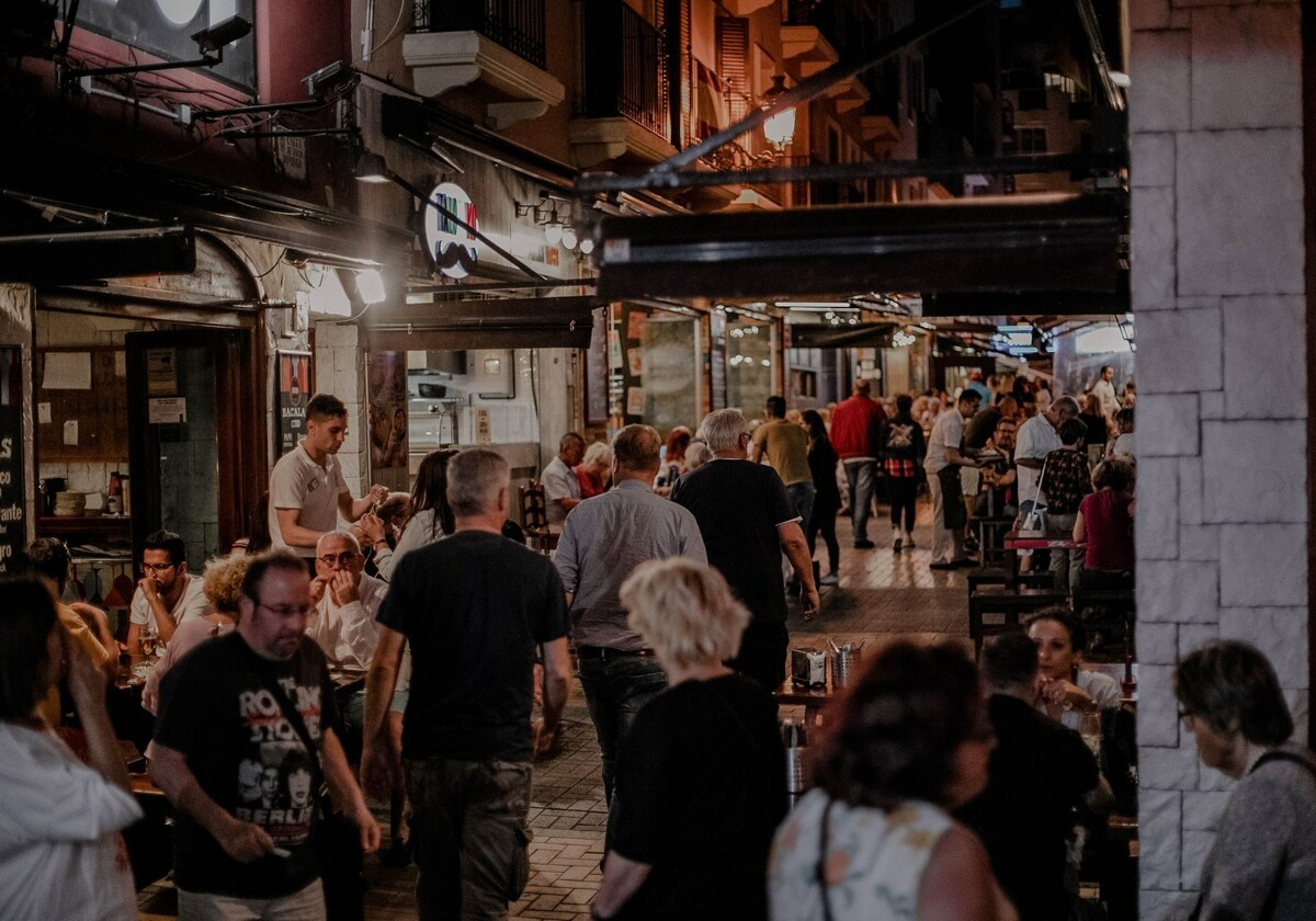 Los bares y restaurantes de Benidorm esperan un lleno en el puente