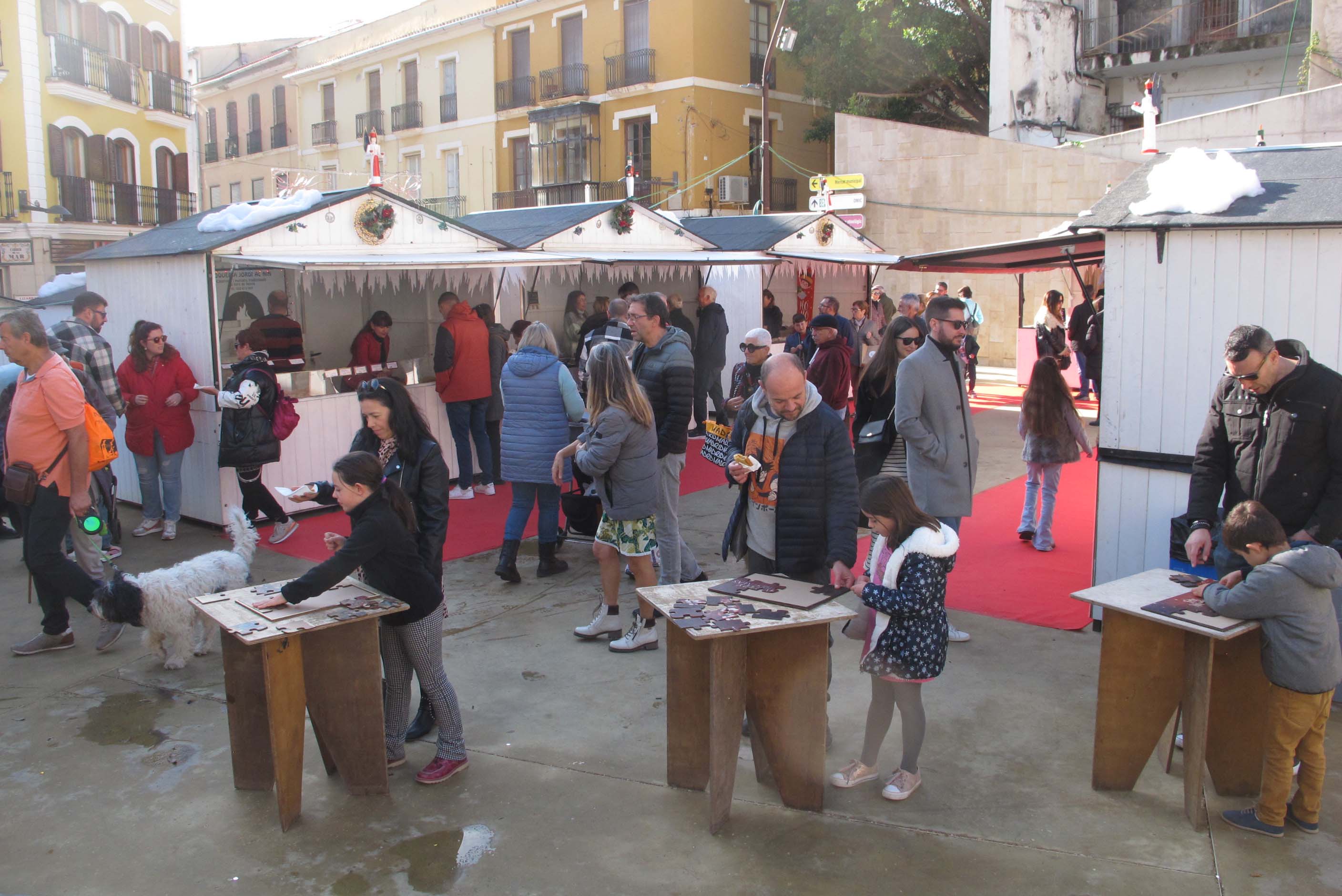 El Mercat de Nadal llena las calles de Dénia
