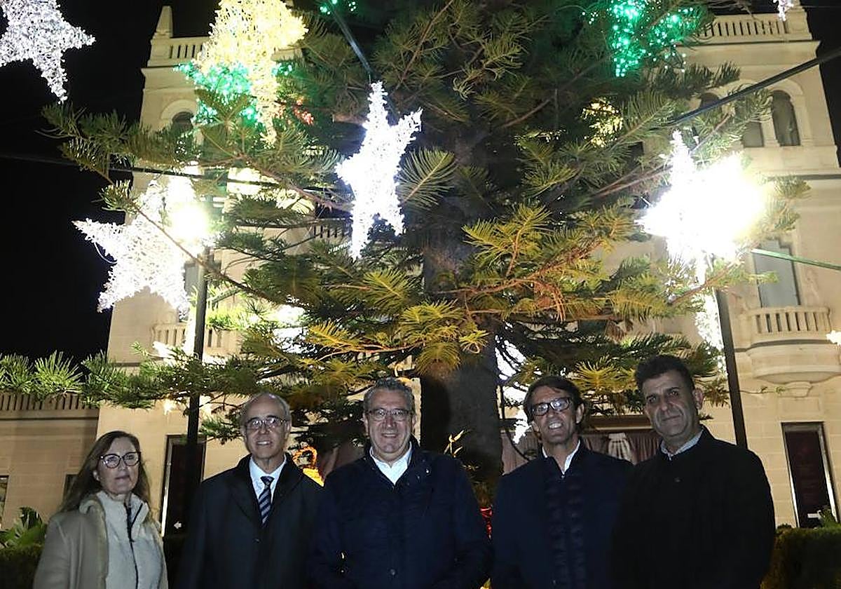 Encendido del árbol del Marq.