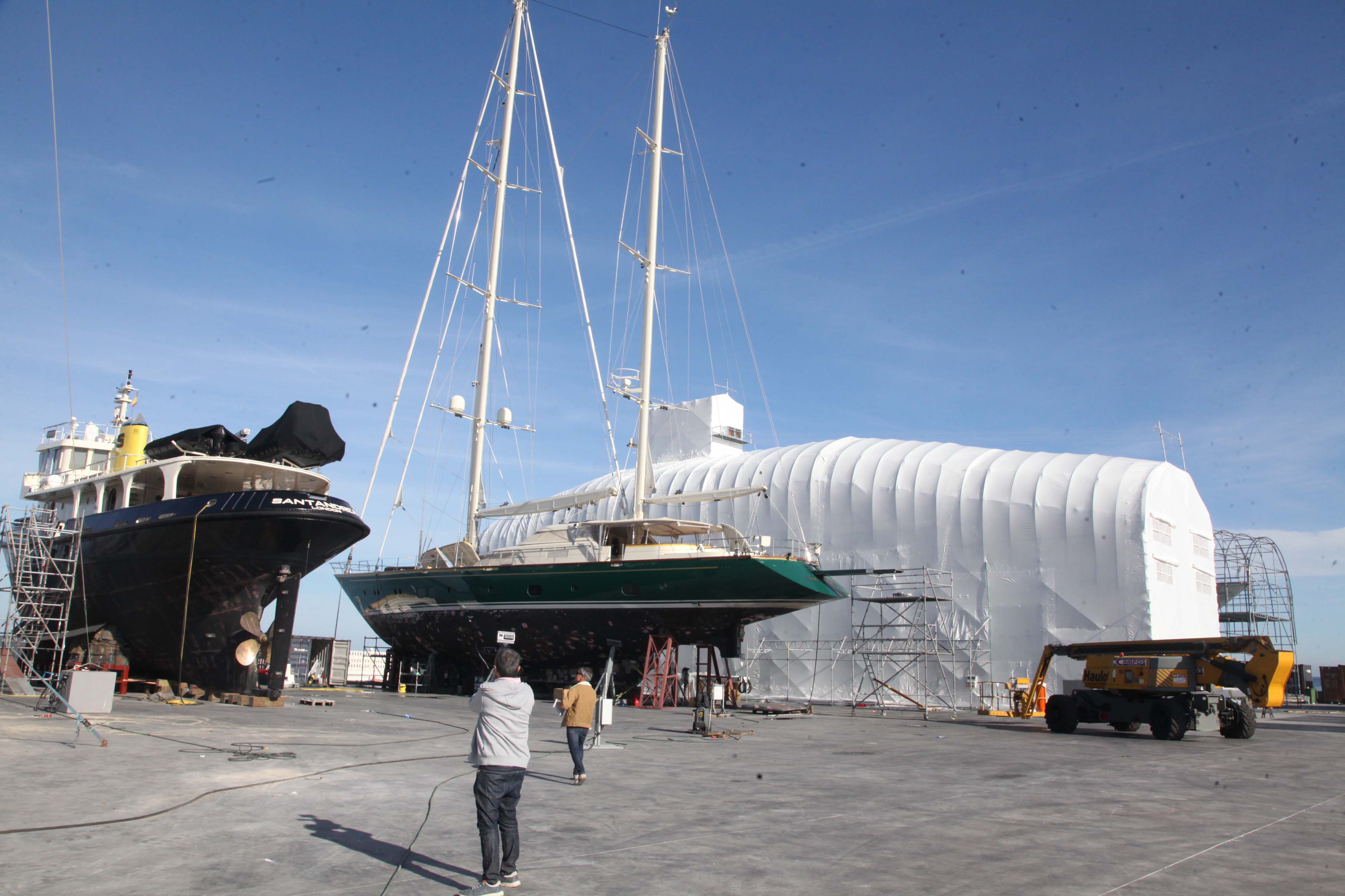 Mazón inaugura la ampliación del varadero de Portdenia Superyacht Shipyard &amp; Marina