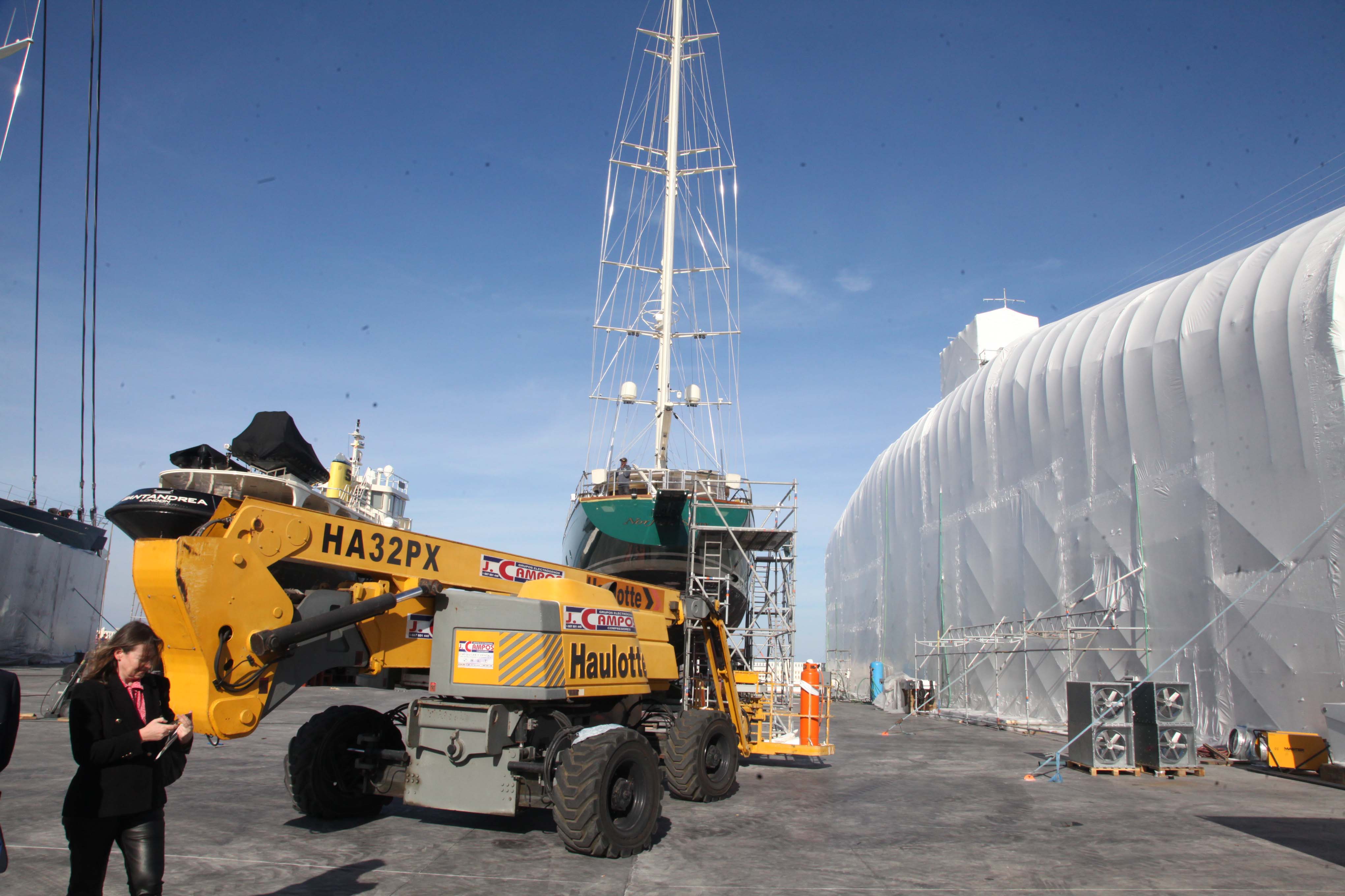 Mazón inaugura la ampliación del varadero de Portdenia Superyacht Shipyard &amp; Marina