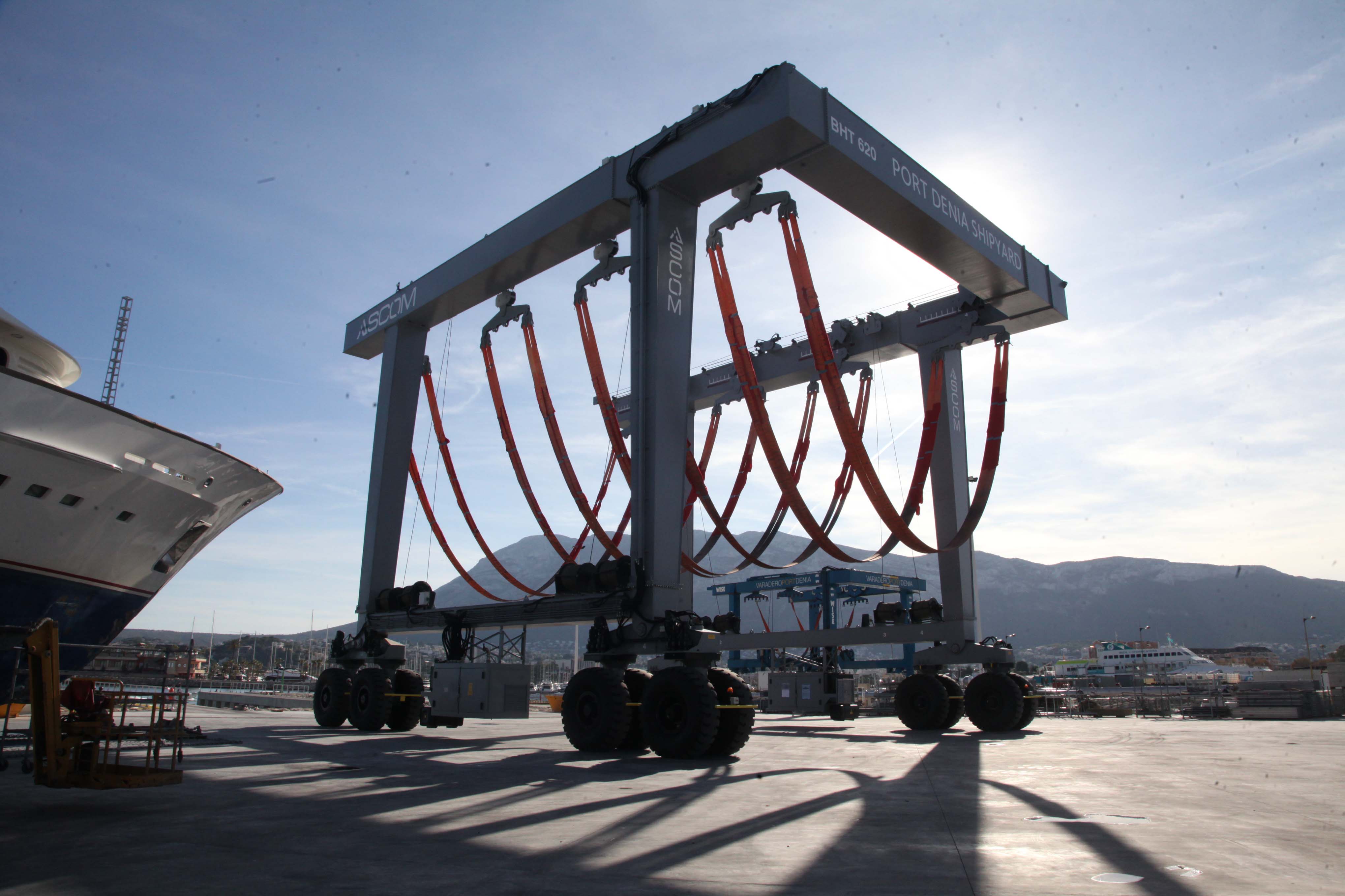 Mazón inaugura la ampliación del varadero de Portdenia Superyacht Shipyard &amp; Marina