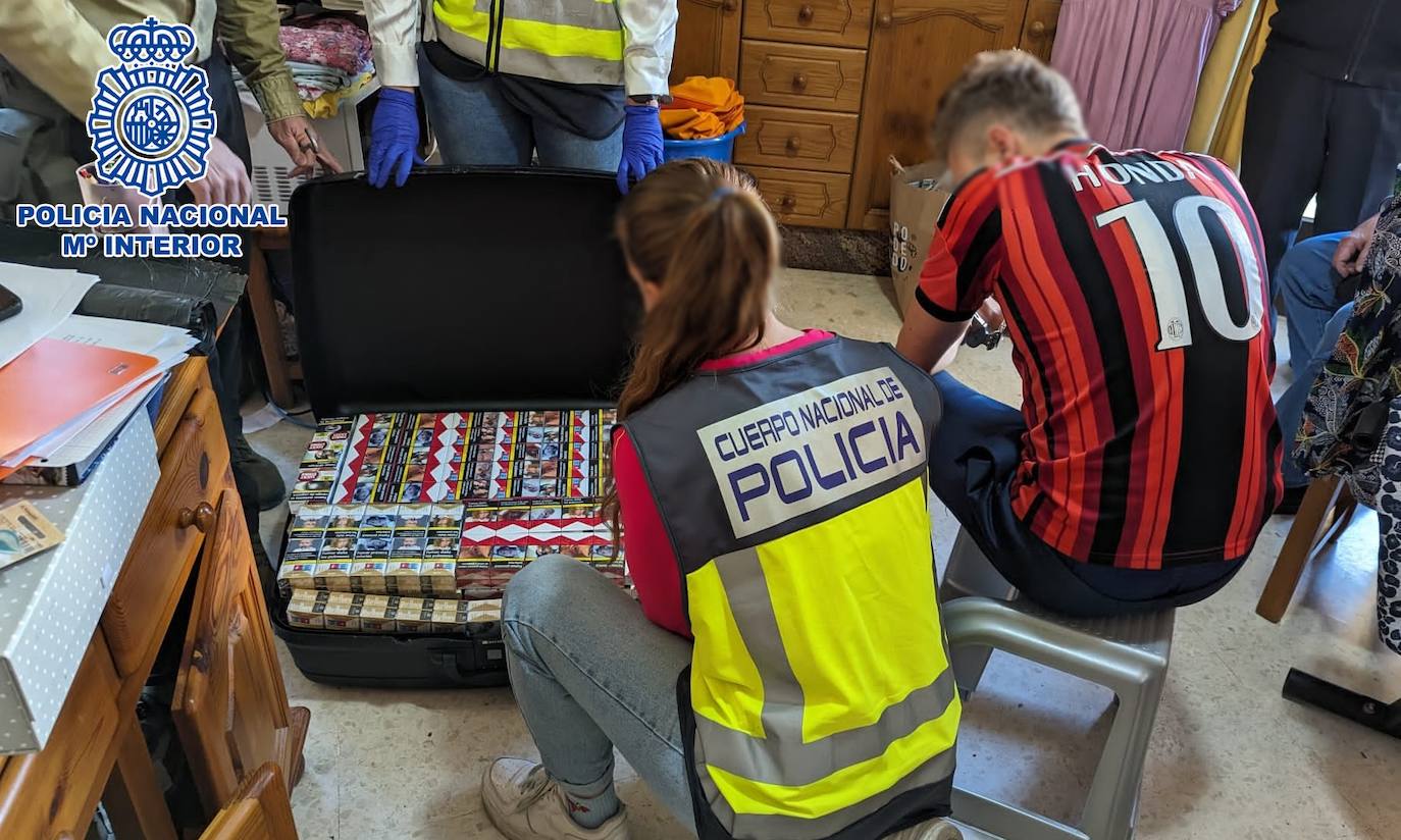 Intervención policial en el domicilio.