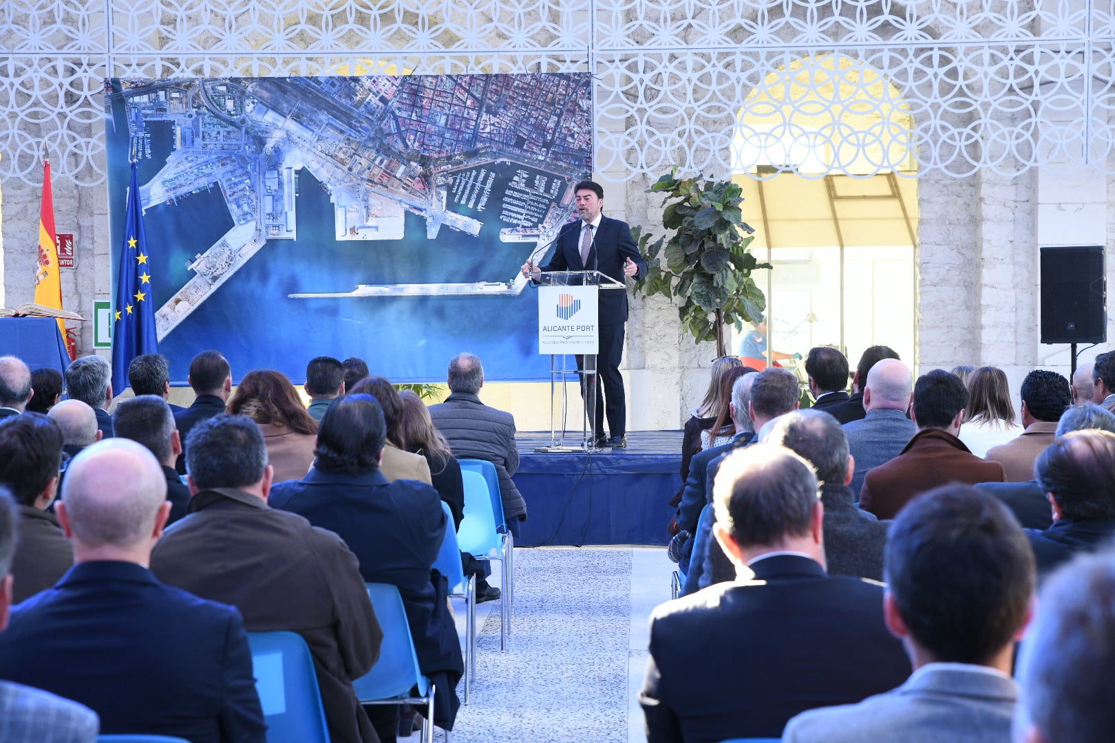 Un perfil dialogante al frente del Puerto de Alicante