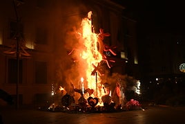 La cremà de Alicante contra el cáncer en imágenes