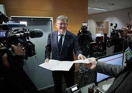 Ximo Puig renuncia al acta de diputado en Les Corts.