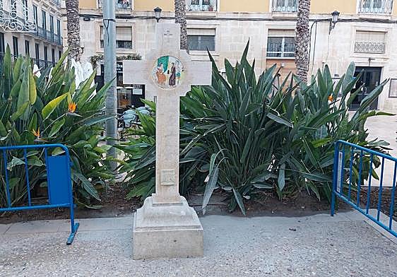 La cruz en su ubicación original.