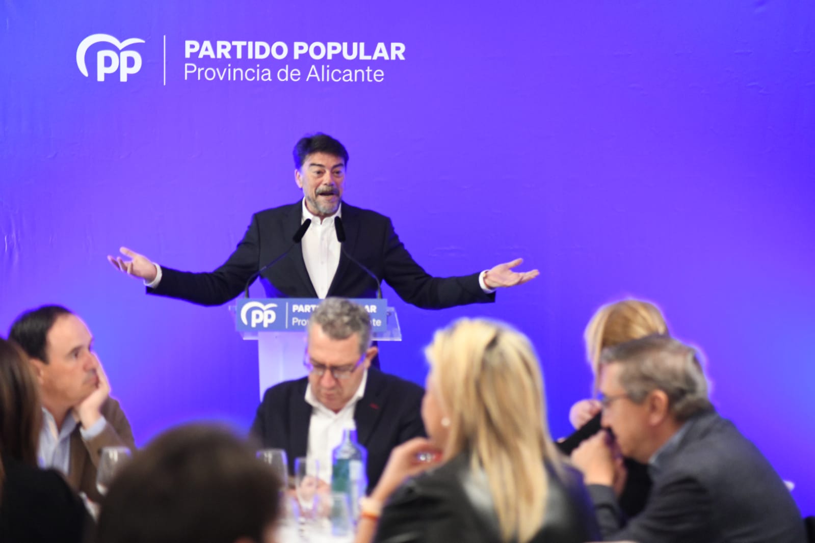 El PP de la provincia de Alicante celebra su cena de Navidad con un millar de afiliados y simpatizantes