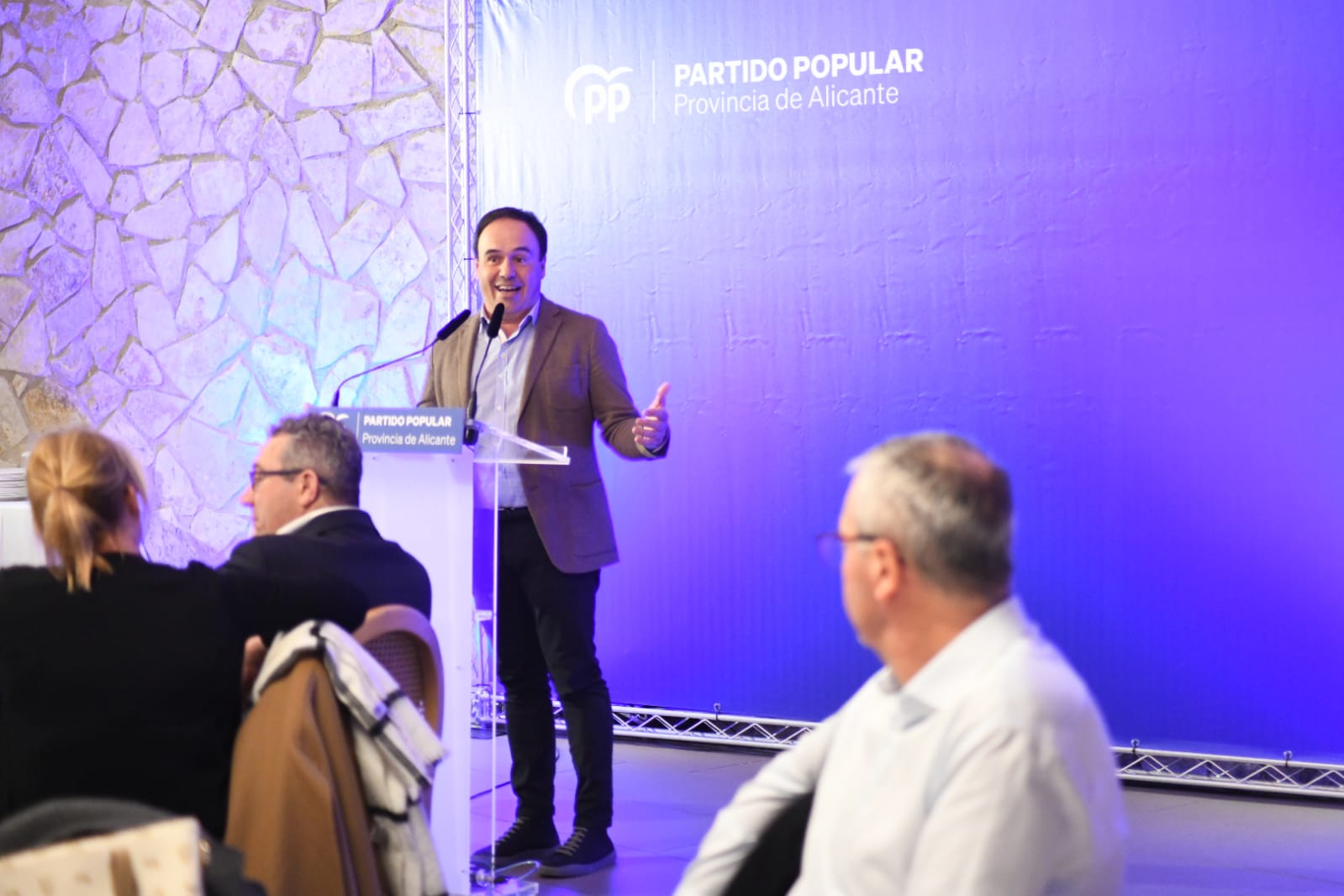 El PP de la provincia de Alicante celebra su cena de Navidad con un millar de afiliados y simpatizantes