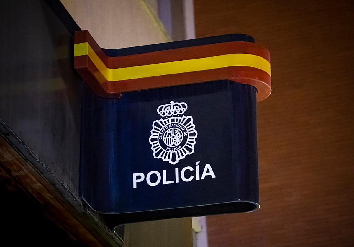 Imagen de archivo del escudo de la Policía Nacional