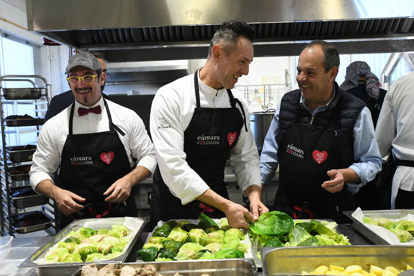 Los grandes chef dan el toque al cocido solidario de AGS