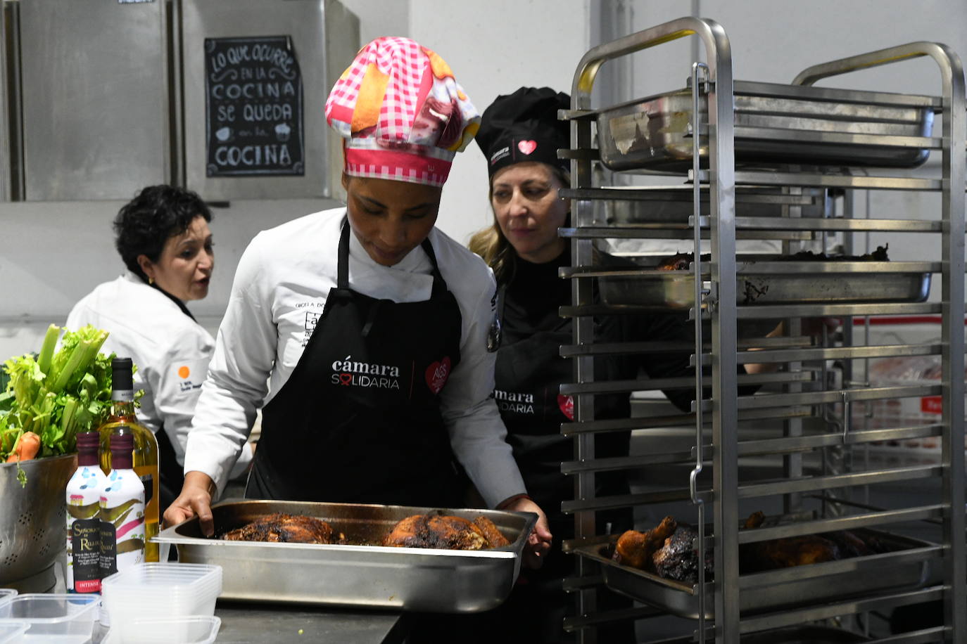 Los grandes chef dan el toque al cocido solidario de AGS