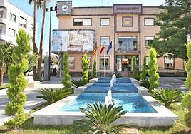 El Ayuntamiento de Benejúzar.