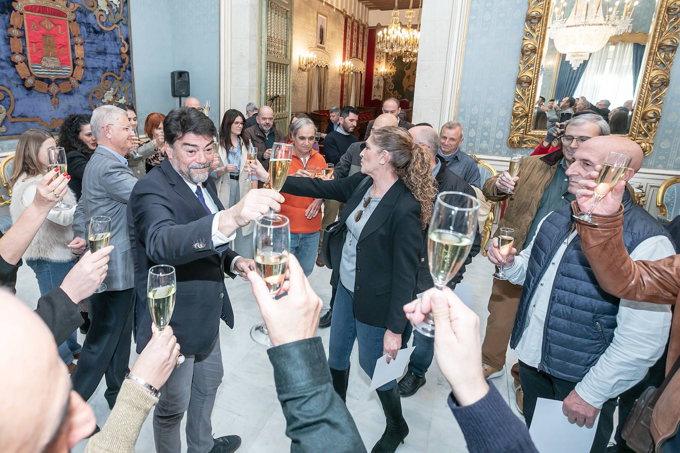 El alcalde, Luis Barcala, en el brindis navideño con los funcionarios del Ayutnamiento.