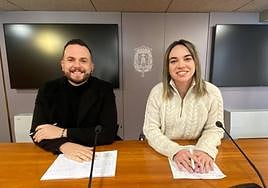 Los concejales de Compromís en Alicante, Rafa Mas y Sara Llobell.