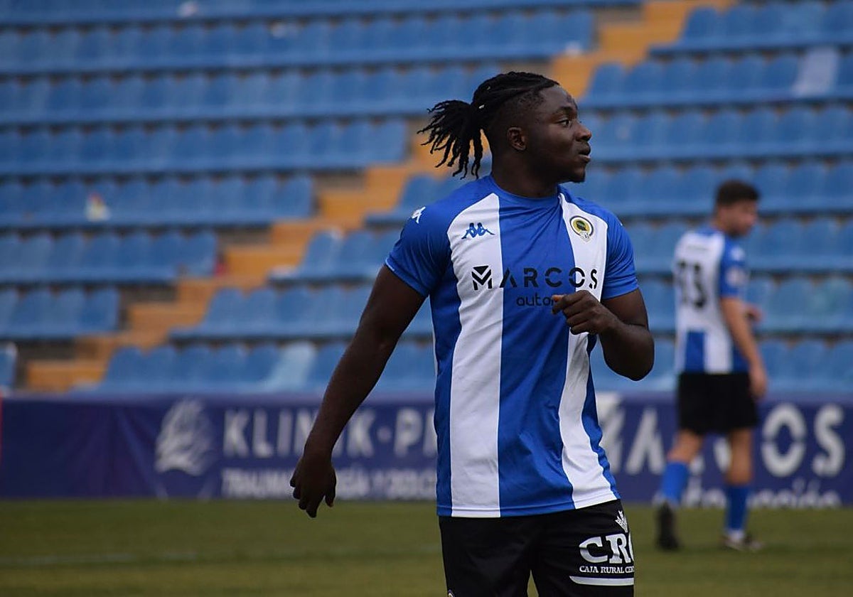 Richmond Dapaah, autor de un doblete en el amistoso ante el Torrellano.