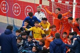 La selección valenciana de fútbol sala Sub 19 tras ganar al combinado aragonés.
