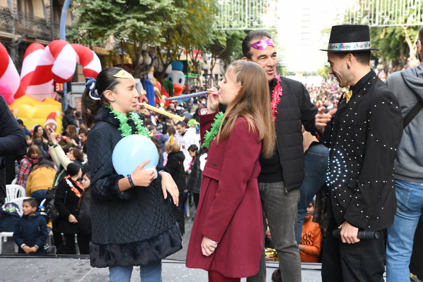 La cuenta atrás hacia 2024 llena la Rambla de Alicante