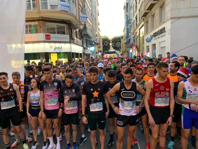 Fotos: Vuelve tras dos años la San Silvestre Ilicitana con cerca de 2.500 corredores