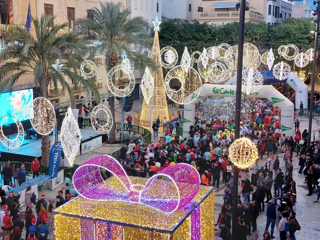 Fotos: Vuelve tras dos años la San Silvestre Ilicitana con cerca de 2.500 corredores