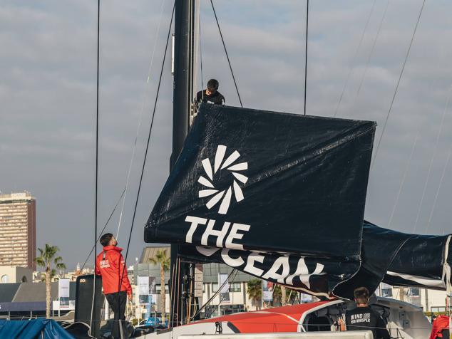 Trabajos del equipo en la vela