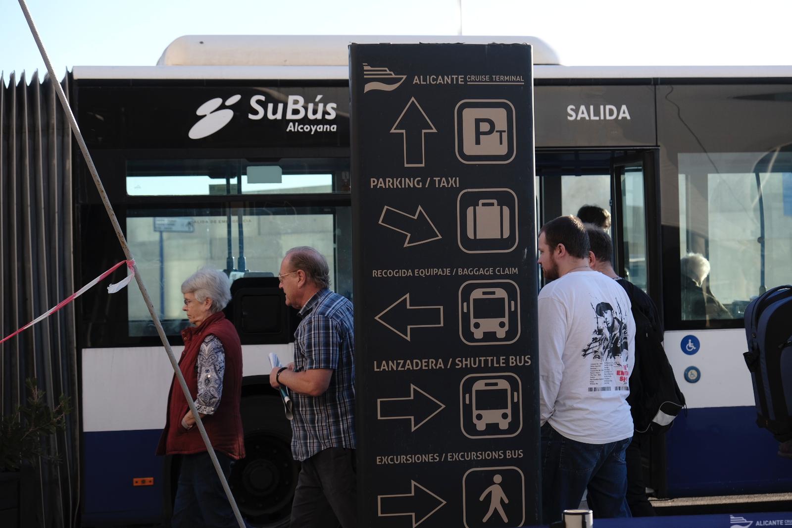 Fotos: El crucero &#039;Iona&#039; atraca en Alicante con 4.000 turistas