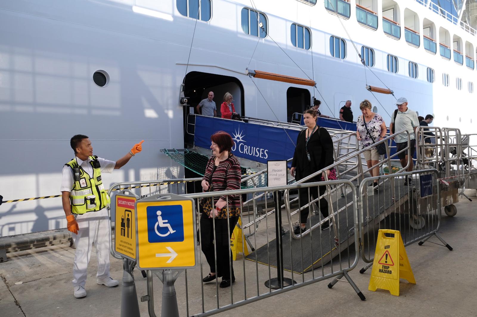 Fotos: El crucero &#039;Iona&#039; atraca en Alicante con 4.000 turistas