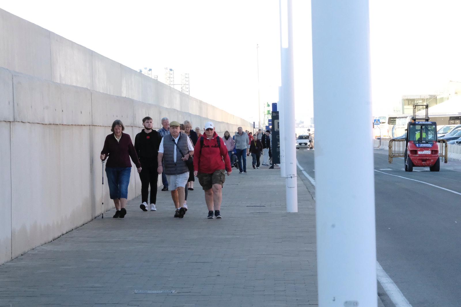 Fotos: El crucero &#039;Iona&#039; atraca en Alicante con 4.000 turistas