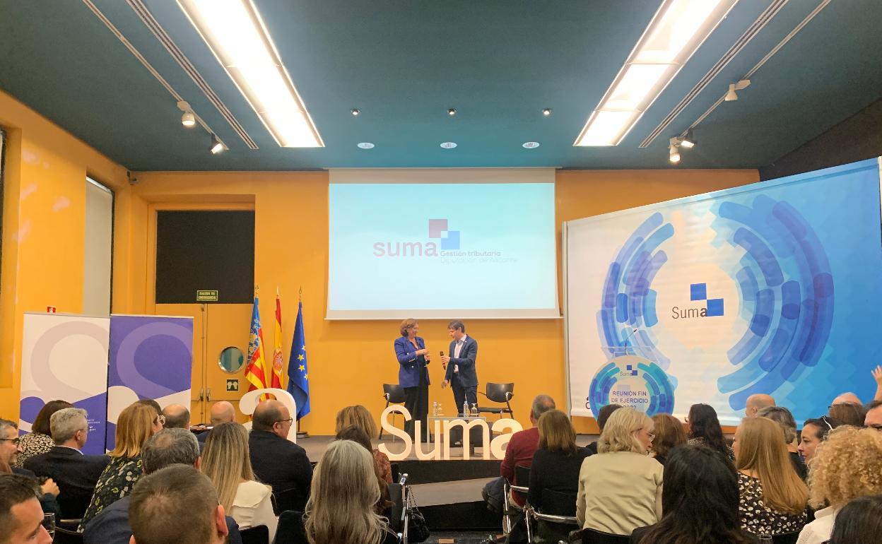 Presentación del nuevo logo de Suma y datos de balance en el MARQ.