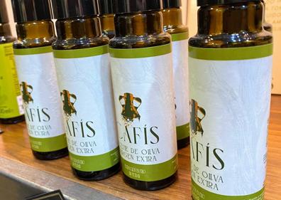 Imagen secundaria 1 - Vinos, aceites y tapas son algunos de los productos más demandados. 