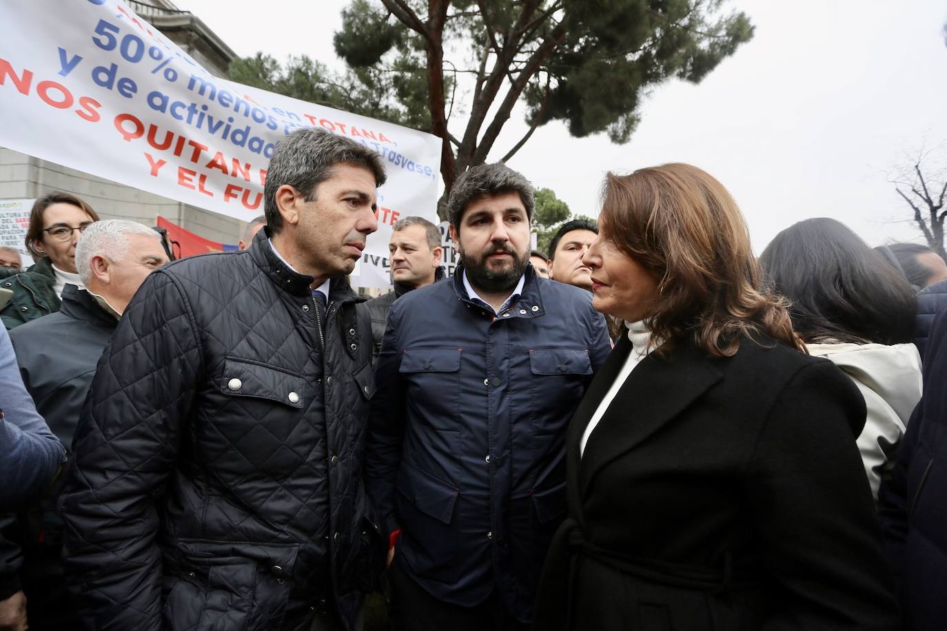 Mazón, con el presidente de la Región de Murcia y la consejera de Agricultura de Andalucía.