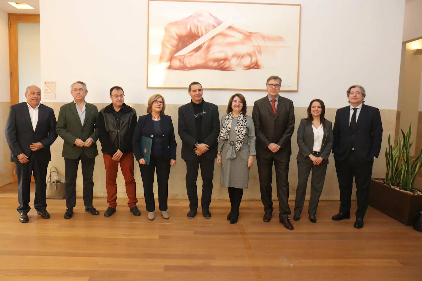 Representantes de la UA y de Aguas de Alicante, tras la firma del convenio de colaboración.