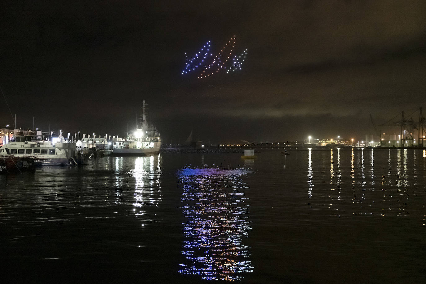 Ocean Race | Unos 200 drones iluminan el cielo alicantino